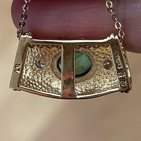 Laura Ramsey designer green cabochon gemstone gold plated solid sterling pendant - Picture 5 of 7